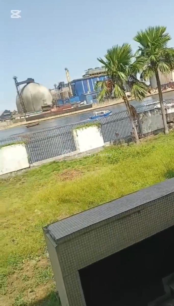 Water Front 3 Plot + 10bedroom Detached House + 7 Rm Bq + Jetty Space, Off Creek Road, Apapa, Lagos, Detached Duplex for Sale