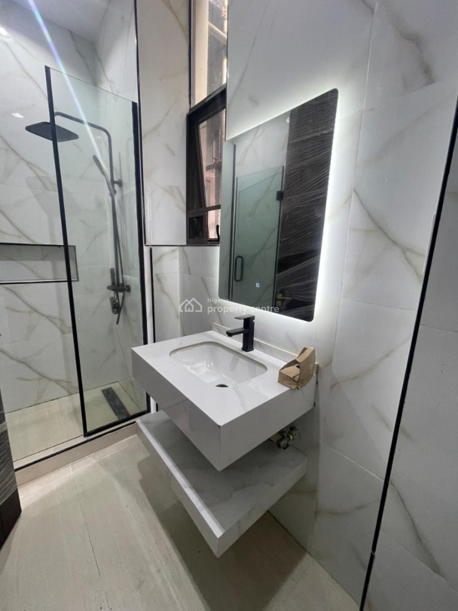 3bedroom Apartment with Gym and Swimming Pool, Lekki Phase 1, Lekki, Lagos, Flat / Apartment for Rent