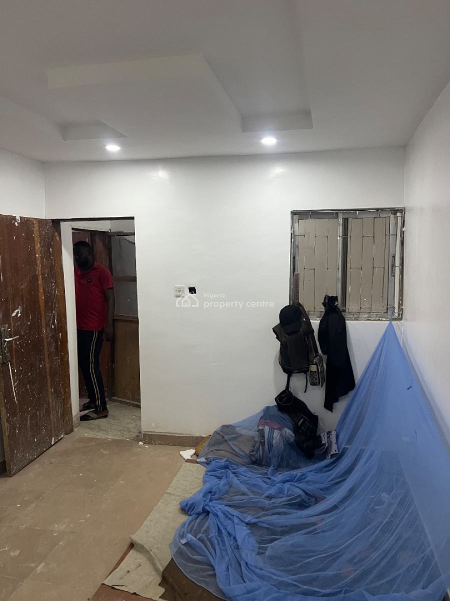 Clean Renovated 1 Bedroom Flat, Tarred Rd, Wuse Zone, Wuse, Abuja, Flat / Apartment for Rent