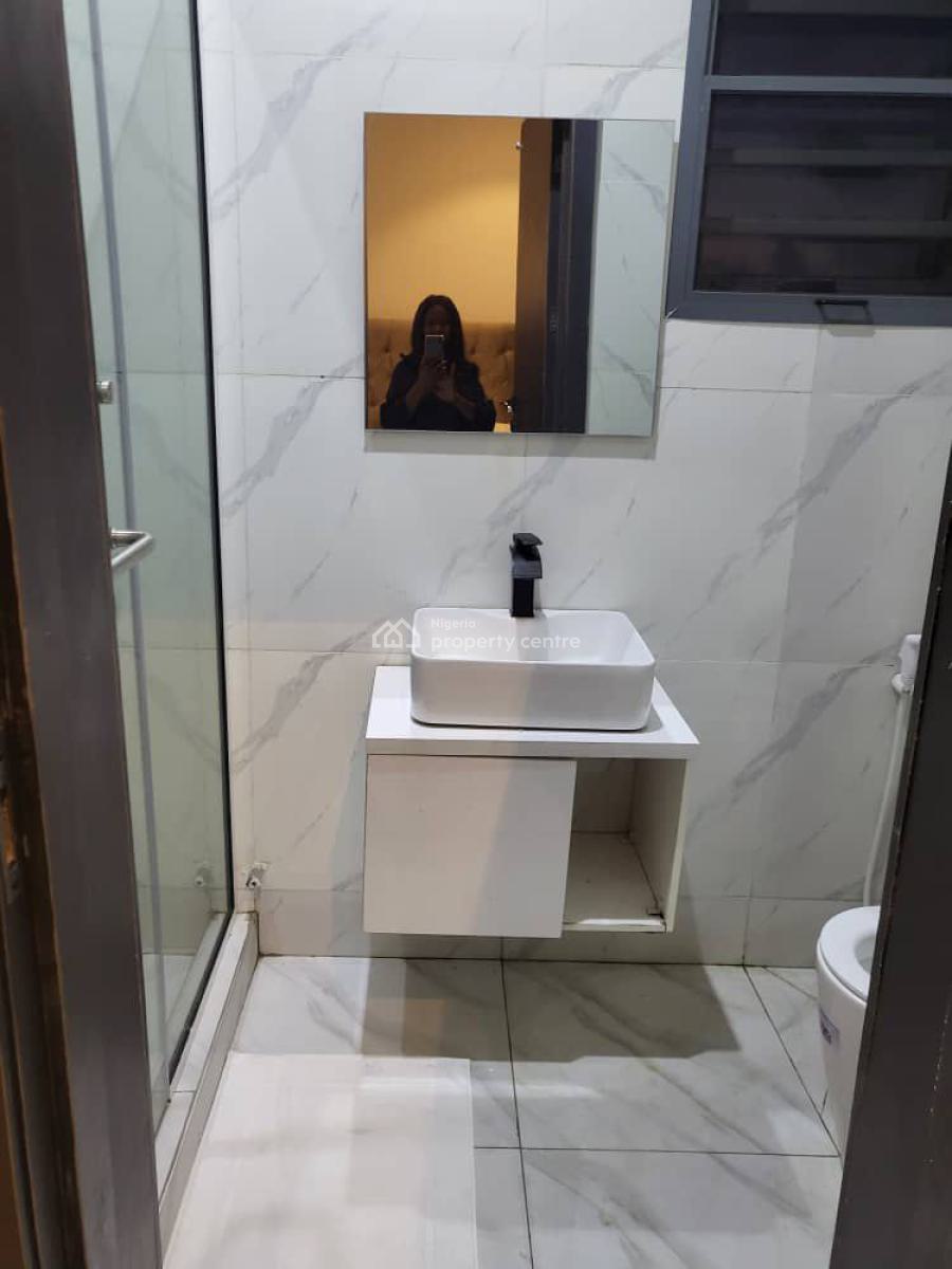 Luxurious Fully Furnished 2 Bedroom Apartment with Pool & 24/7 Light, Lekki Phase 1, Lekki, Lagos, Flat / Apartment for Rent