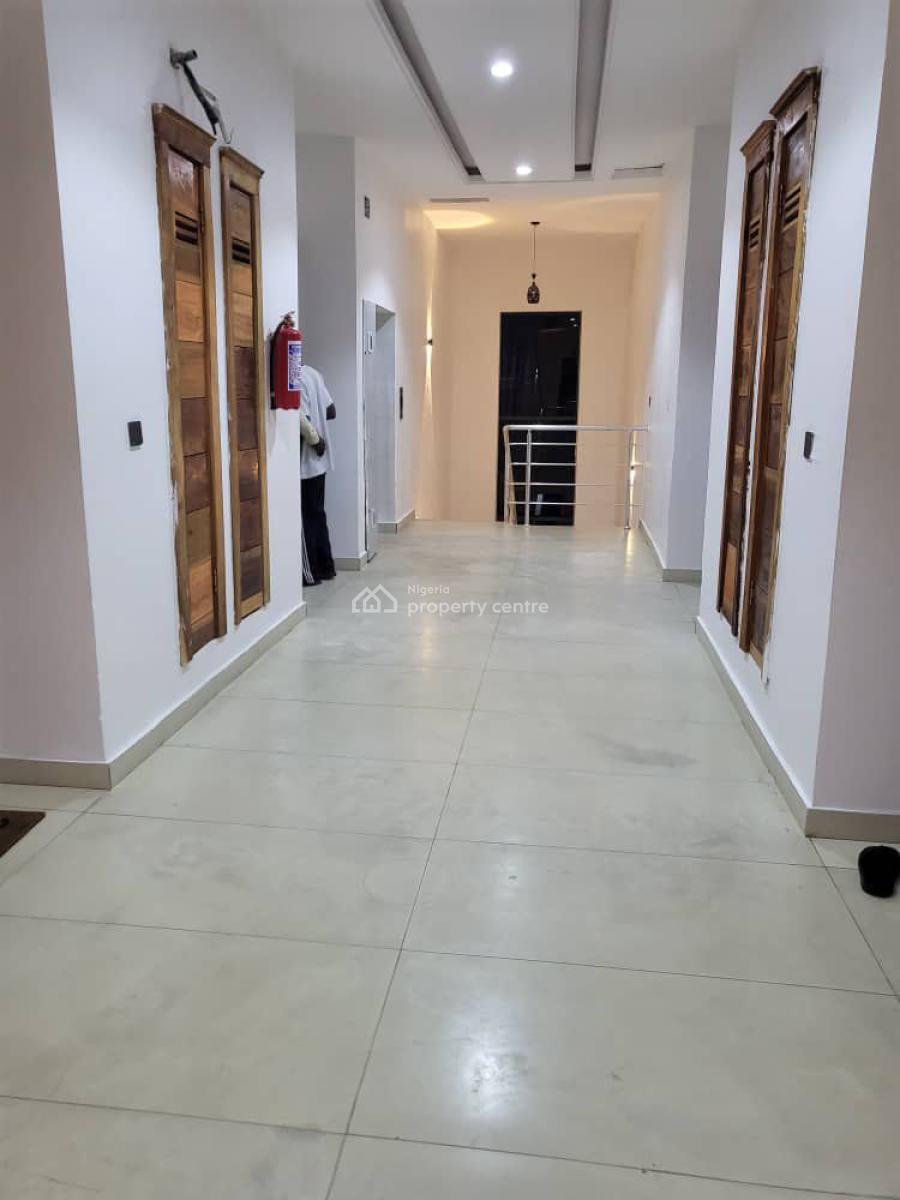 Luxurious Fully Furnished 2 Bedroom Apartment with Pool & 24/7 Light, Lekki Phase 1, Lekki, Lagos, Flat / Apartment for Rent