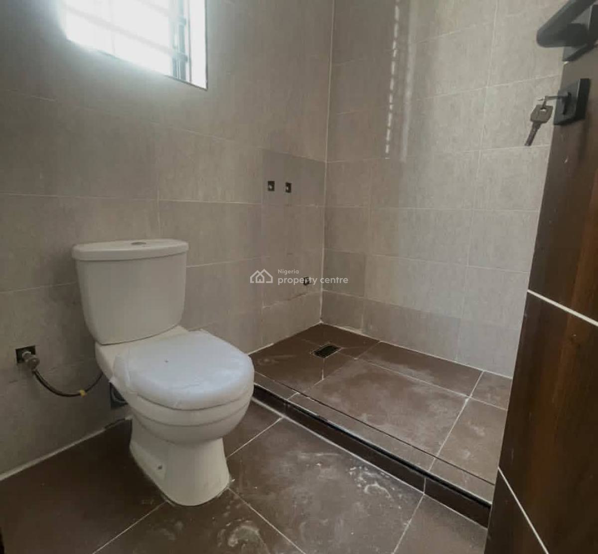 Fully Serviced 3 Bedrooms Apartment at Lekki Phase 1., Lekki, Lekki Phase 1, Lekki, Lagos, Flat / Apartment for Rent