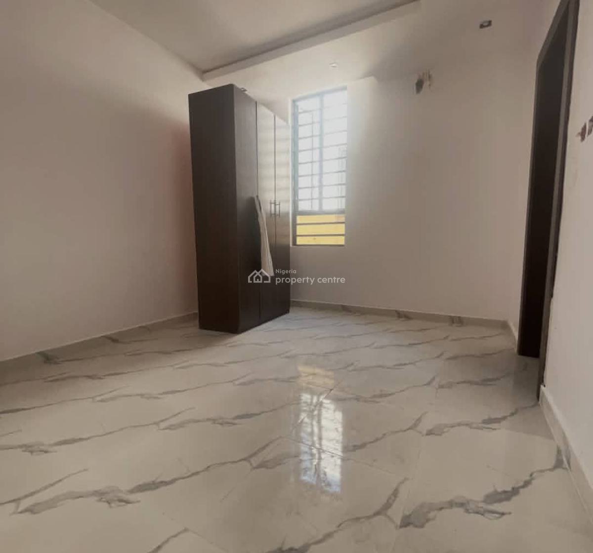 Fully Serviced 3 Bedrooms Apartment at Lekki Phase 1., Lekki, Lekki Phase 1, Lekki, Lagos, Flat / Apartment for Rent