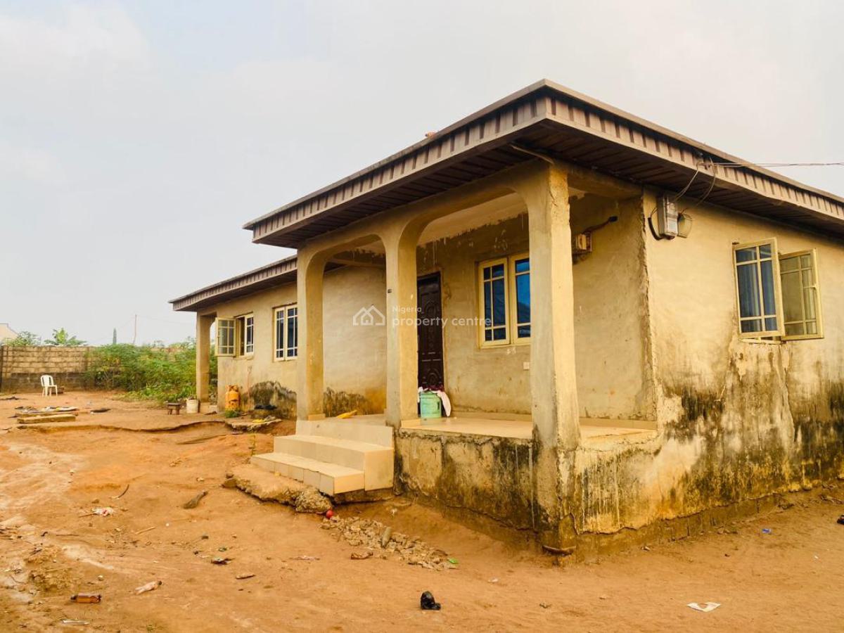 Three Bedroom Bungalow with Shop on a Plot of Land, Agura-gberigbe Rd, Ikorodu, Lagos, Detached Bungalow for Sale