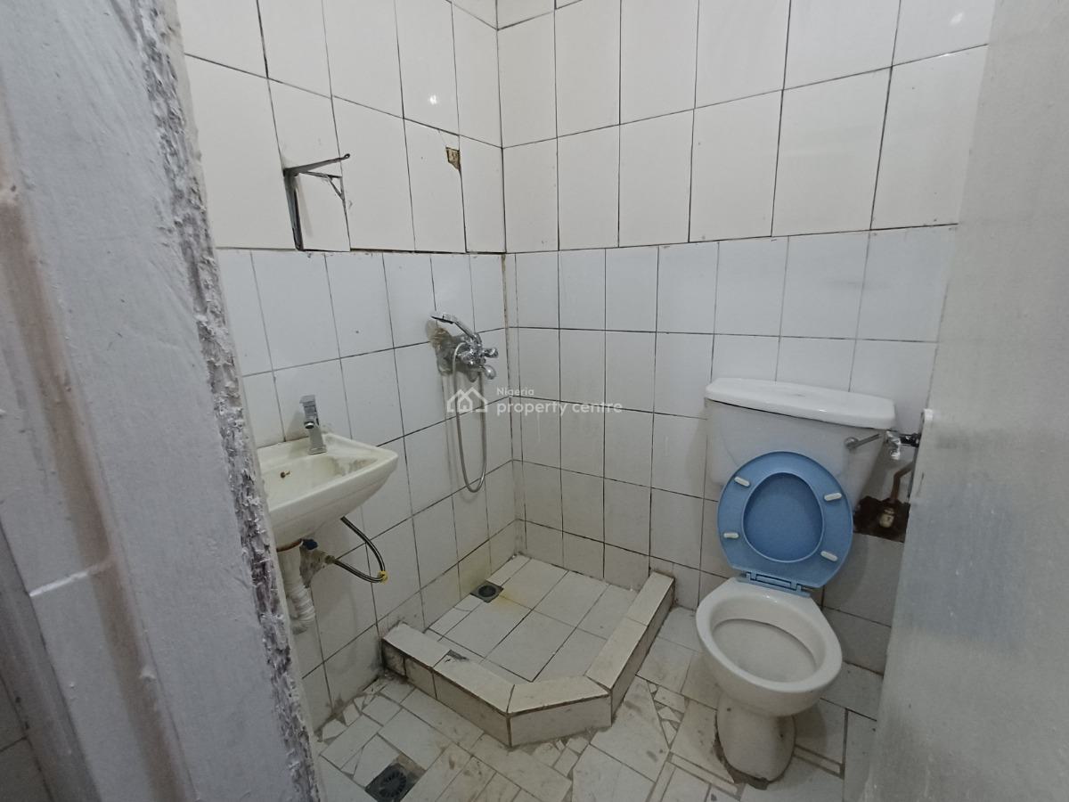 Clean 2 Bedroom Flat on The Ground Floor, Wuse 2, Abuja, Flat / Apartment for Rent