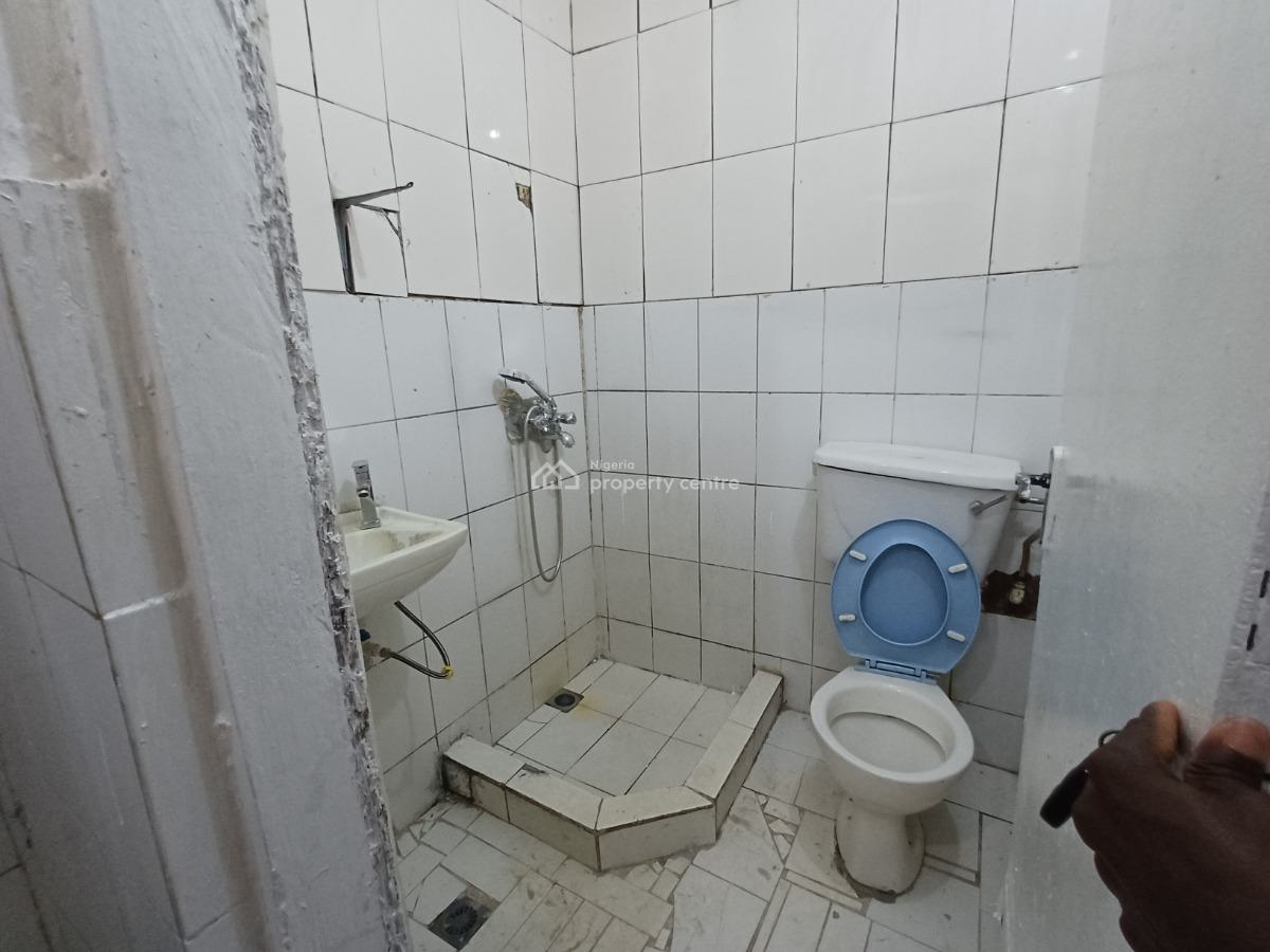 Clean 2 Bedroom Flat on The Ground Floor, Wuse 2, Abuja, Flat / Apartment for Rent