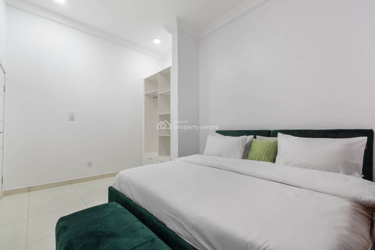 Luxury 2 Bedroom Apartment, Folashade Ave, Lekki Phase 1, Lekki, Lagos, Flat / Apartment Short Let