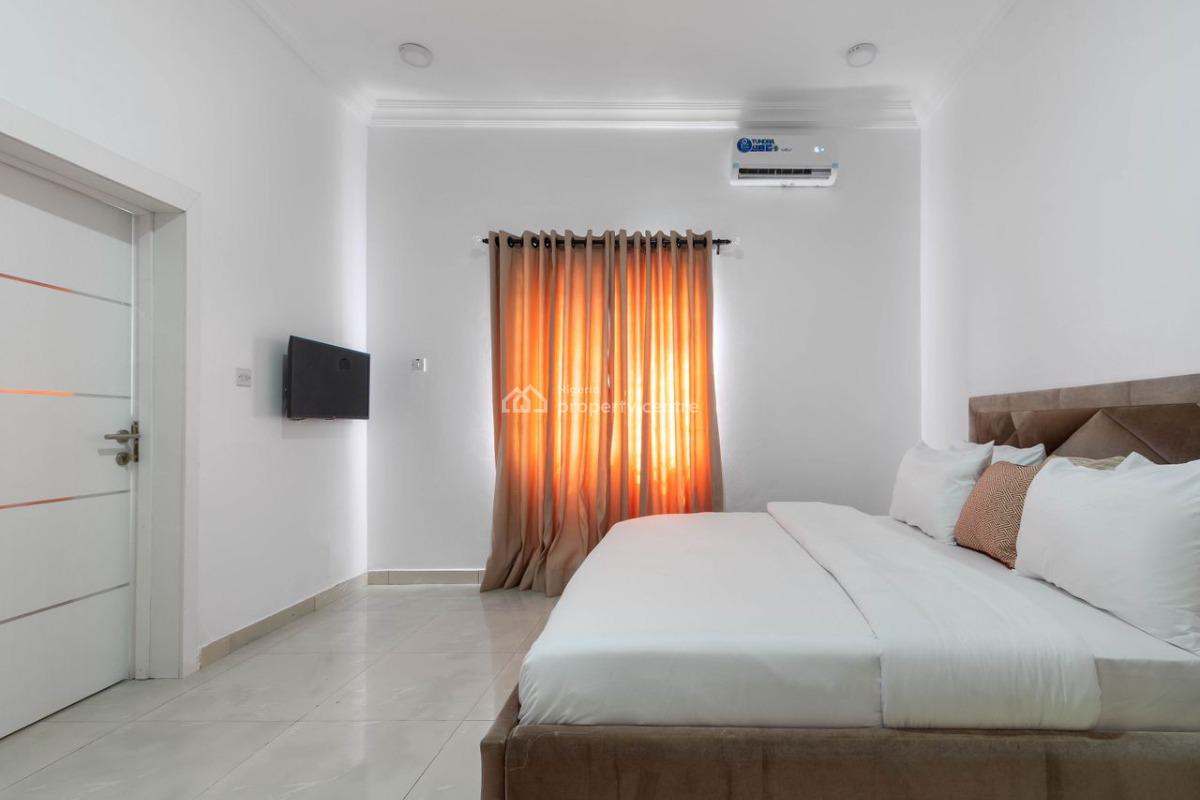 Luxury 2 Bedroom Apartment, Folashade Ave, Lekki Phase 1, Lekki, Lagos, Flat / Apartment Short Let