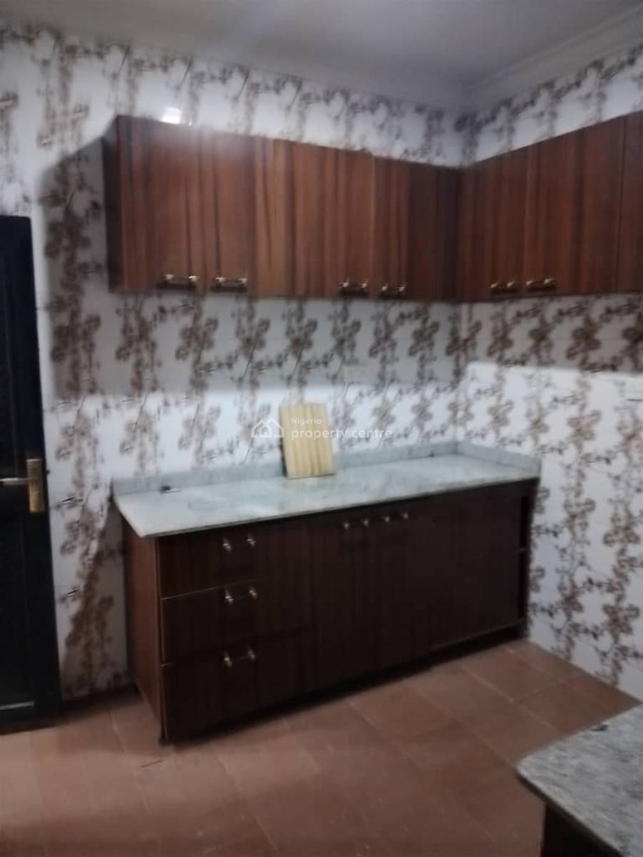 a Lovely Spacious Ground Floor 3 Bedroom Flat Ensuite, Ibukunolu Street, Akoka, Yaba, Lagos, Flat / Apartment for Rent