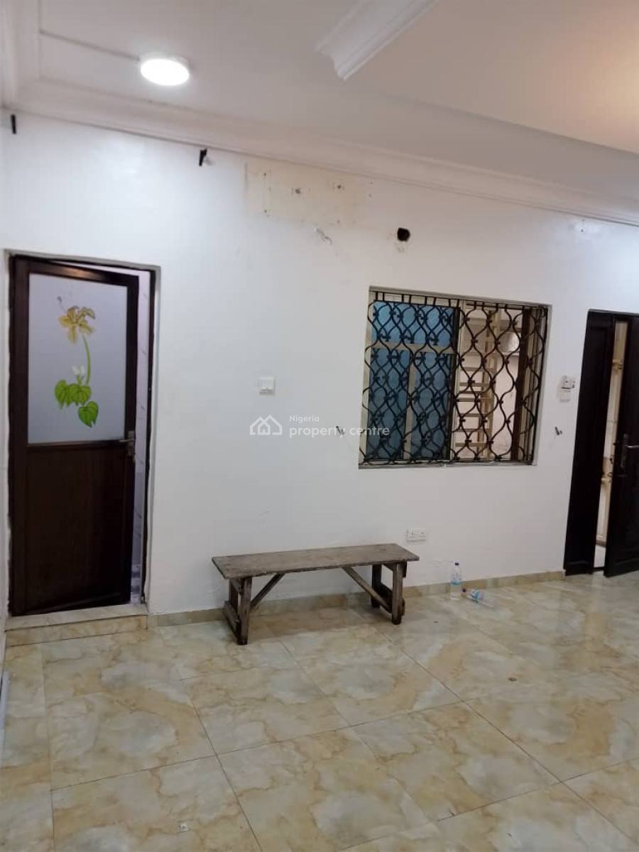 a Lovely Spacious Ground Floor 3 Bedroom Flat Ensuite, Ibukunolu Street, Akoka, Yaba, Lagos, Flat / Apartment for Rent