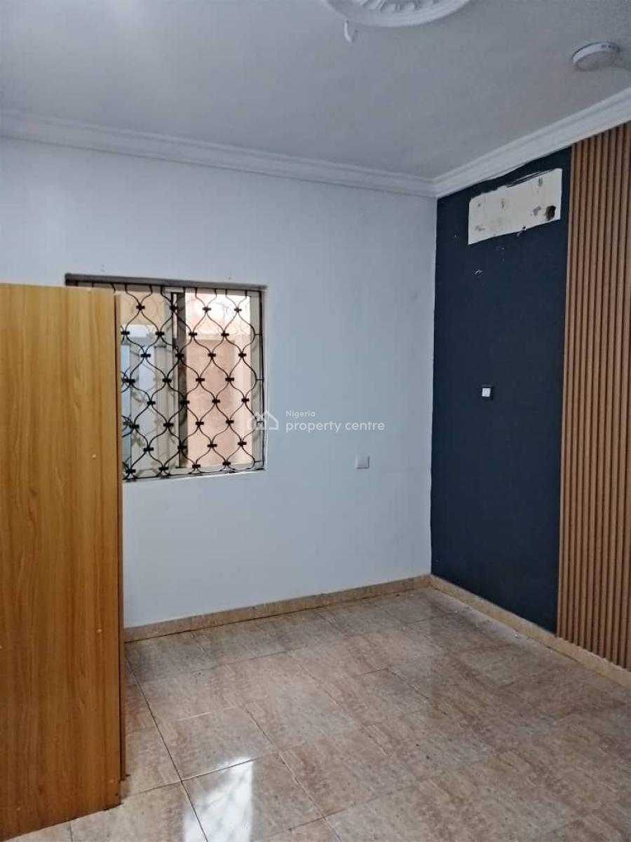 a Lovely Spacious Ground Floor 3 Bedroom Flat Ensuite, Ibukunolu Street, Akoka, Yaba, Lagos, Flat / Apartment for Rent