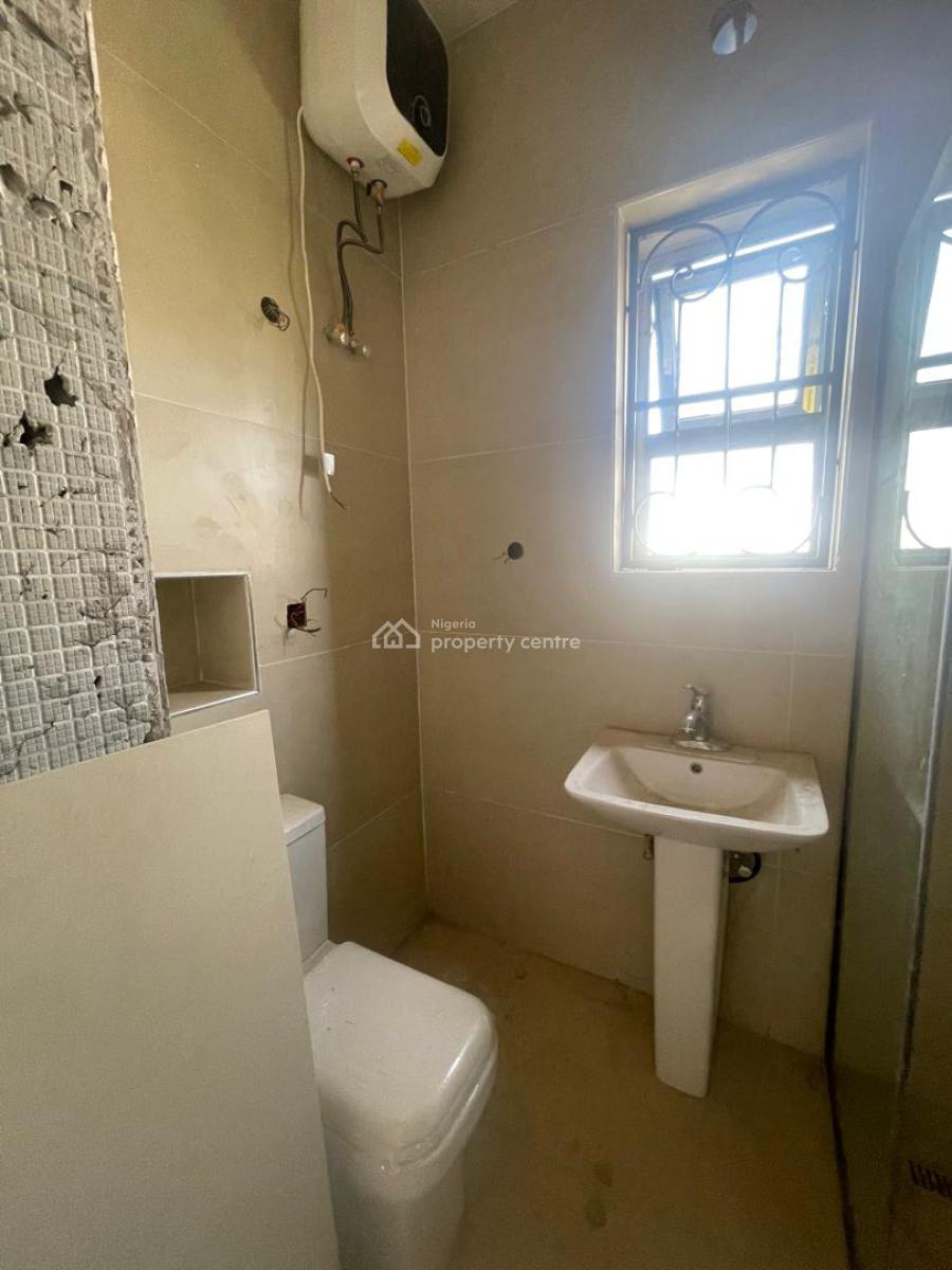 Newly Renovated 3bedroom Flat on The 2nd Floor,comes with Fridge Etc, Jahi, Abuja, Flat / Apartment for Rent