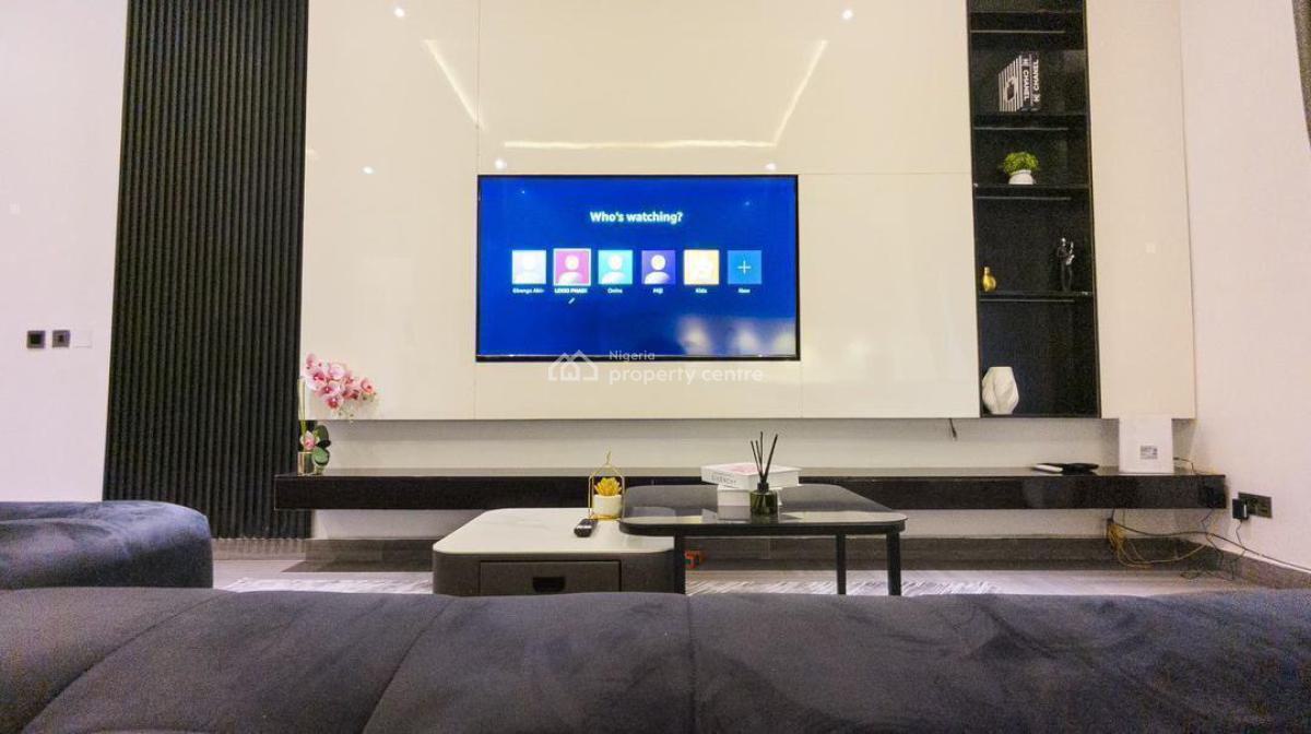 Luxury 1 Bedroom Apartment with Ps5 and Snooker, African Lane, Lekki Phase 1, Lekki, Lagos, Flat / Apartment Short Let