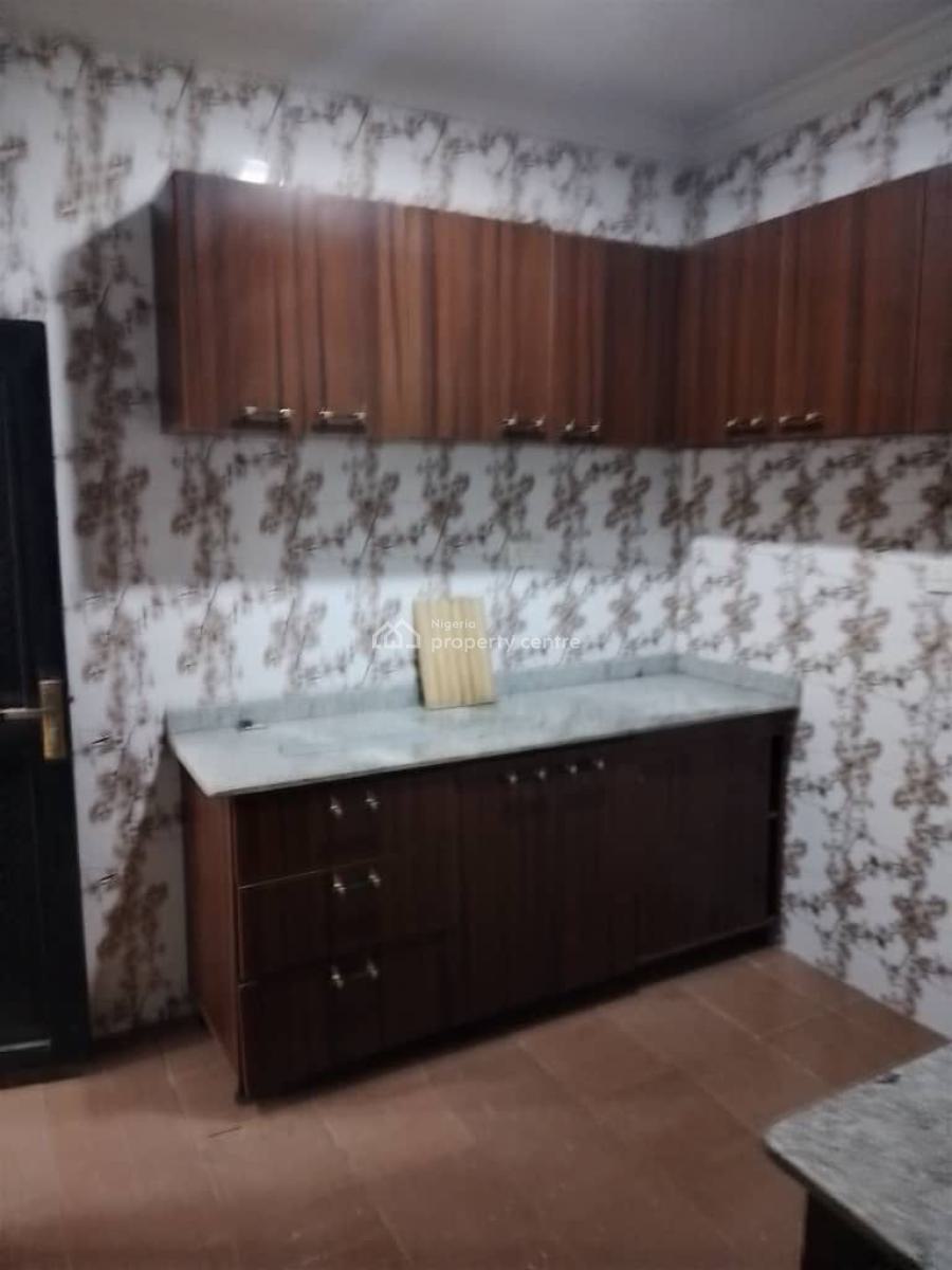 Executive Standard and Very Decent Three 3bedroom Flat, Akoka, Yaba, Lagos, Flat / Apartment for Rent