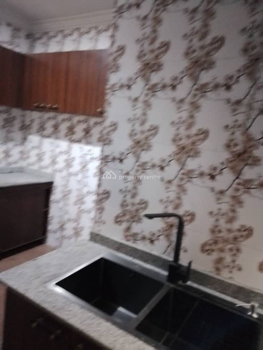 Executive Standard and Very Decent Three 3bedroom Flat, Akoka, Yaba, Lagos, Flat / Apartment for Rent