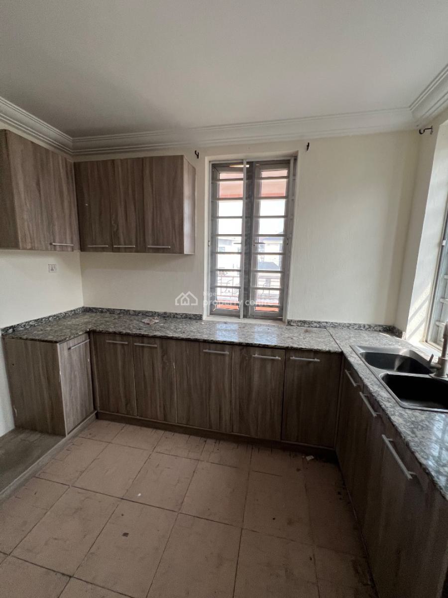 Spacious 3-bedroom Apartment with a Massive Balcony in a Secure Estate, Oniru, Victoria Island (vi), Lagos, Flat / Apartment for Rent