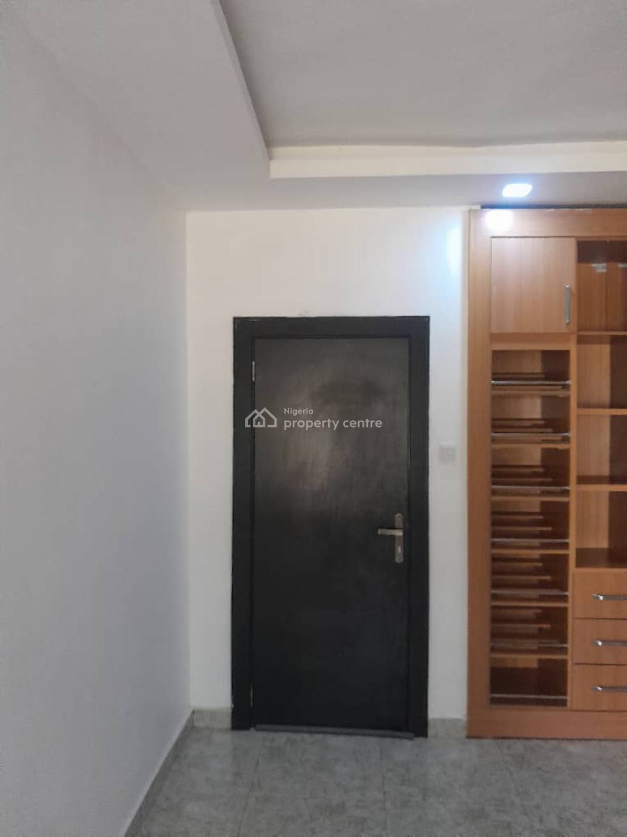 Single Room Ensuit in a Shared Apartment with Ac in a Secure Estate, Ikate, Lekki, Lagos, Self Contain (single Rooms) for Rent