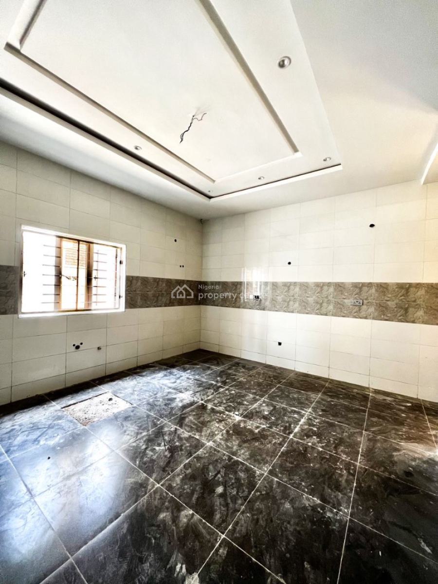 Exquisitely Luxurious 4-bedroom Penthouse Residence on Offer, Efab Estate, Karsana, Abuja, House for Sale