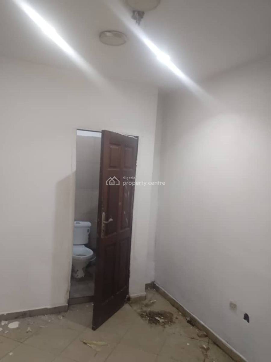 Upstairs a Room Self Con with Open Kitchen in a Private Estate, Bakare Estate Agungi, Lekki, Lagos, Self Contain (single Rooms) for Rent