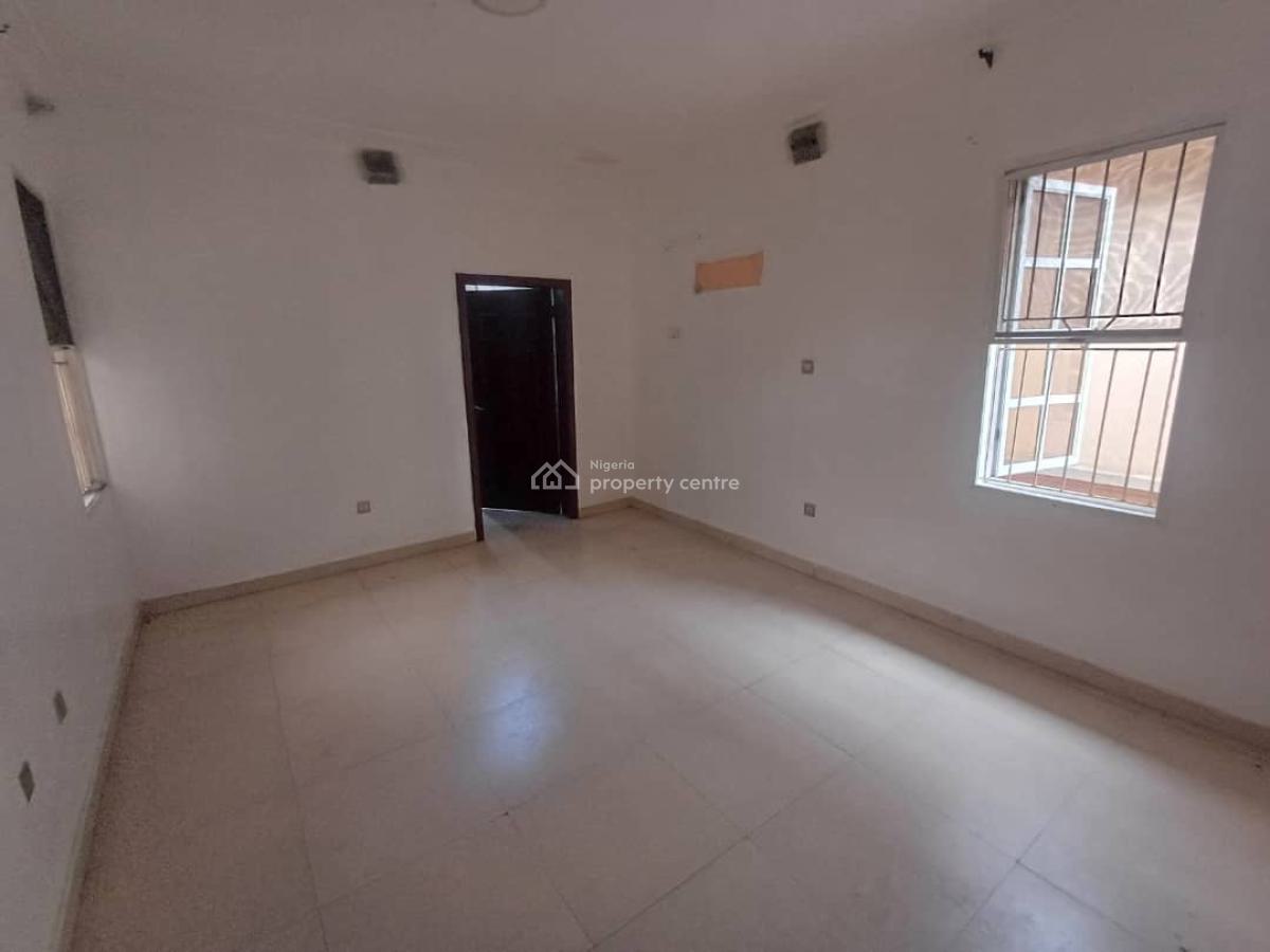 Spacious 3bedroom Apartment ( 2nd Floor, Lekki Phase 1, Lekki Phase 1, Lekki, Lagos, Flat / Apartment for Rent