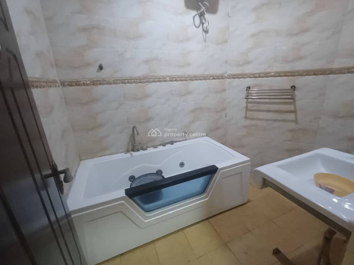 Spacious 3bedroom Apartment ( 2nd Floor, Lekki Phase 1, Lekki Phase 1, Lekki, Lagos, Flat / Apartment for Rent