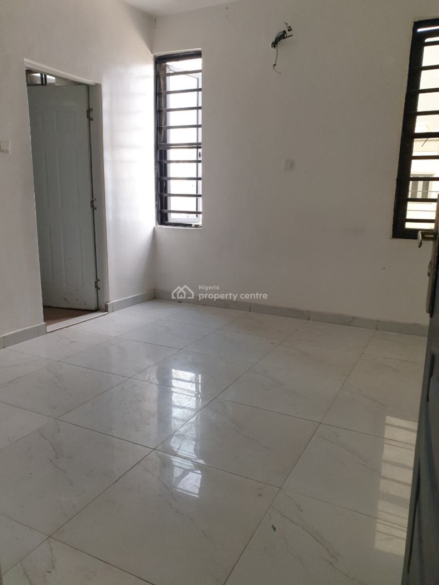 Spacious 2bedroom Flat, Ologolo, Lekki, Lagos, Flat / Apartment for Rent