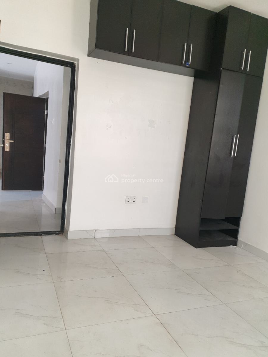 Spacious 2bedroom Flat, Ologolo, Lekki, Lagos, Flat / Apartment for Rent