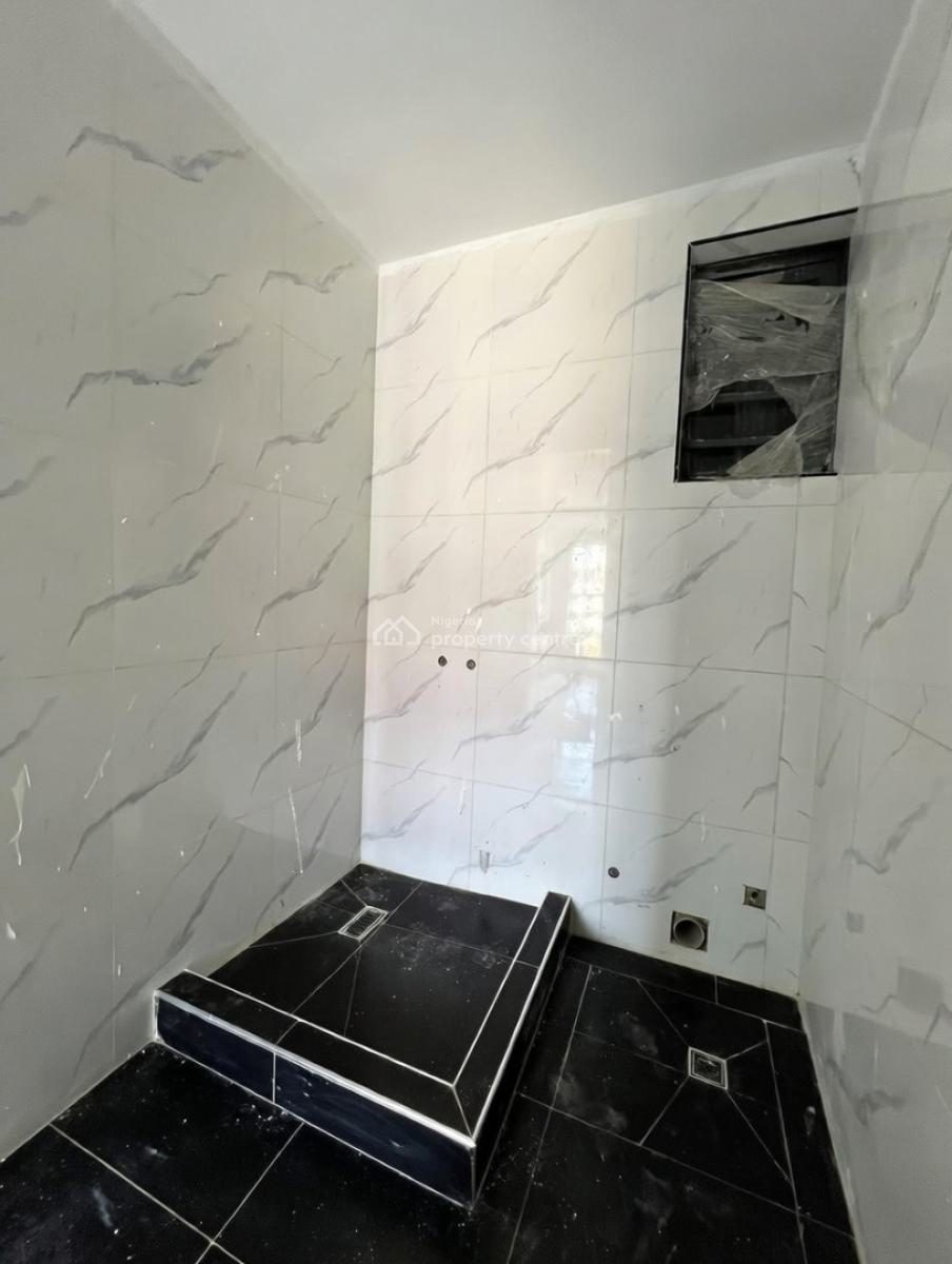 Luxury 2 Bedroom Apartment, Lekki Phase 1, Lekki, Lagos, Block of Flats for Sale