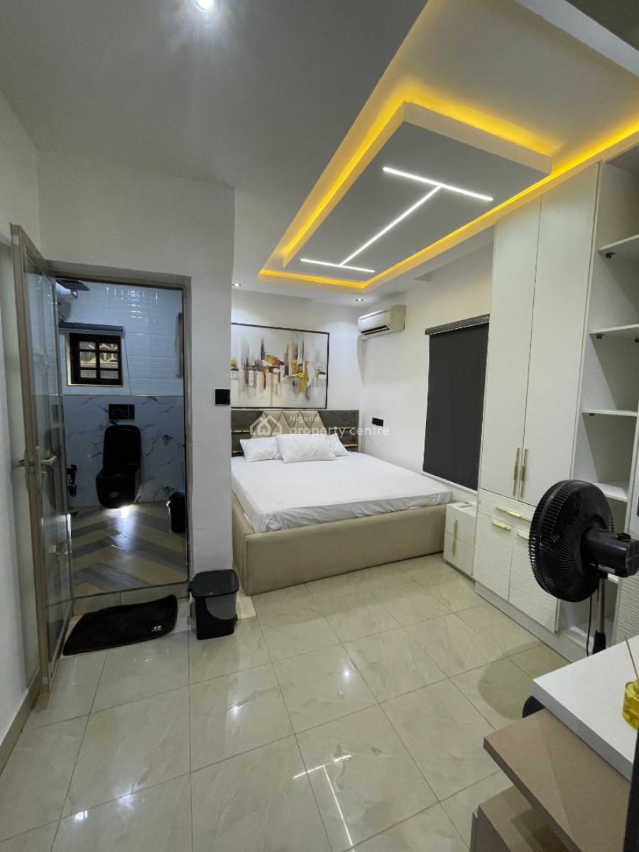 Luxurious 2 Bedroom in Allen Ikeja 10min The Airport, Emina Cresent, Allen, Ikeja, Lagos, Flat / Apartment Short Let