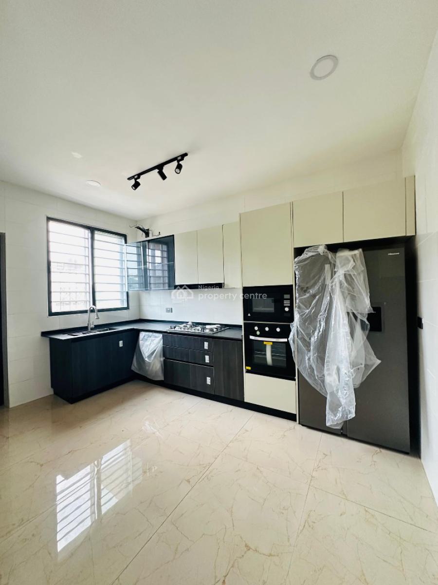 Elegantly Built 4 Bedroom Maisonette with Bq & Swimming Pool, Lekki Phase 1, Lekki, Lagos, Flat / Apartment for Sale