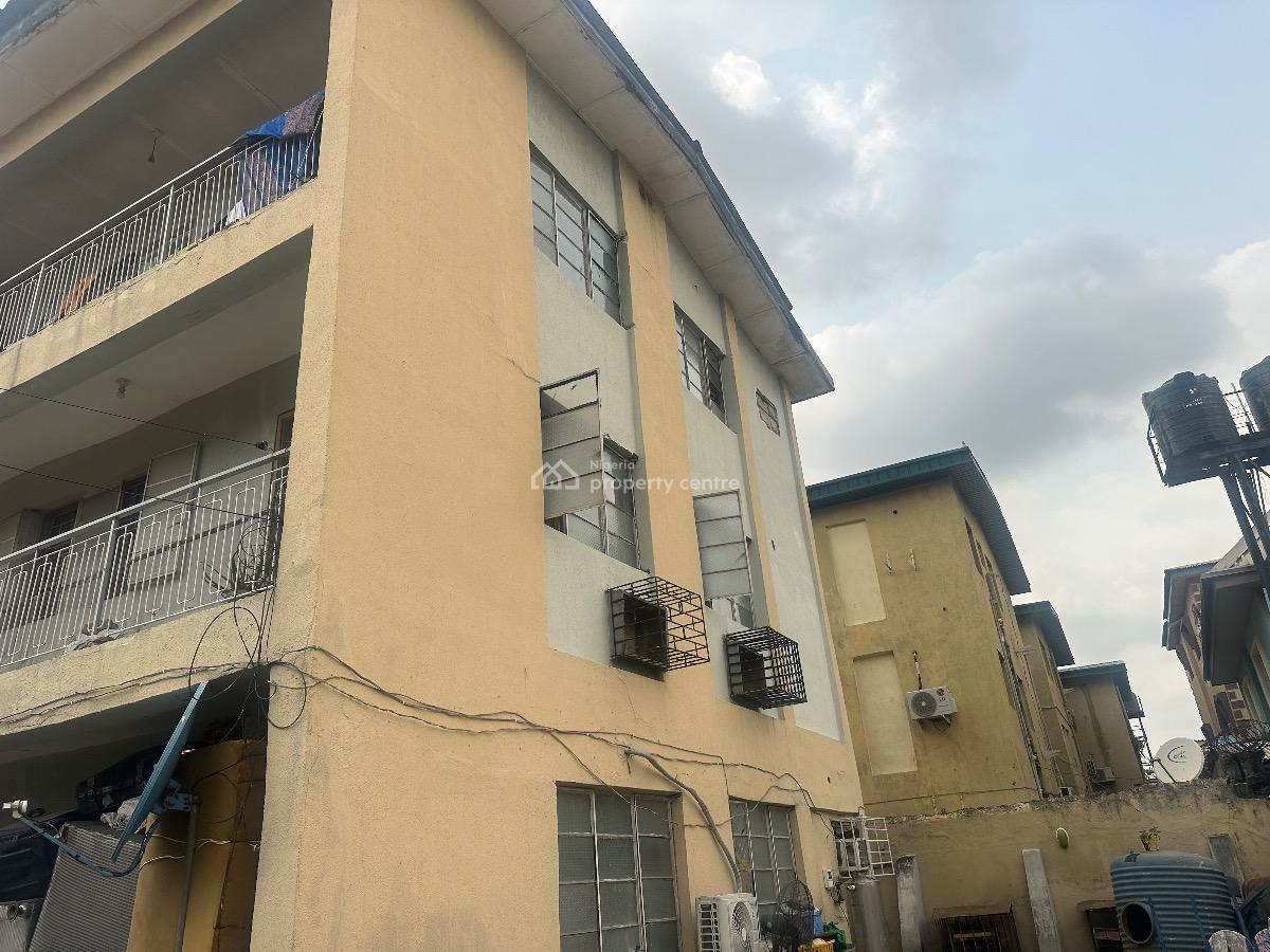 6 Nos 2 Bedrooms Flat, Gbagada, Lagos, Block of Flats for Sale