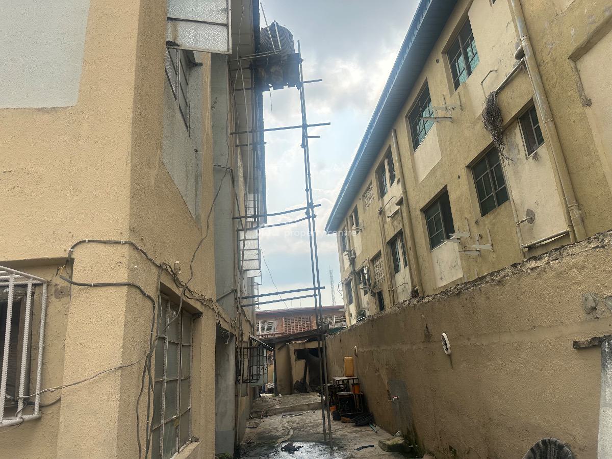 6 Nos 2 Bedrooms Flat, Gbagada, Lagos, Block of Flats for Sale