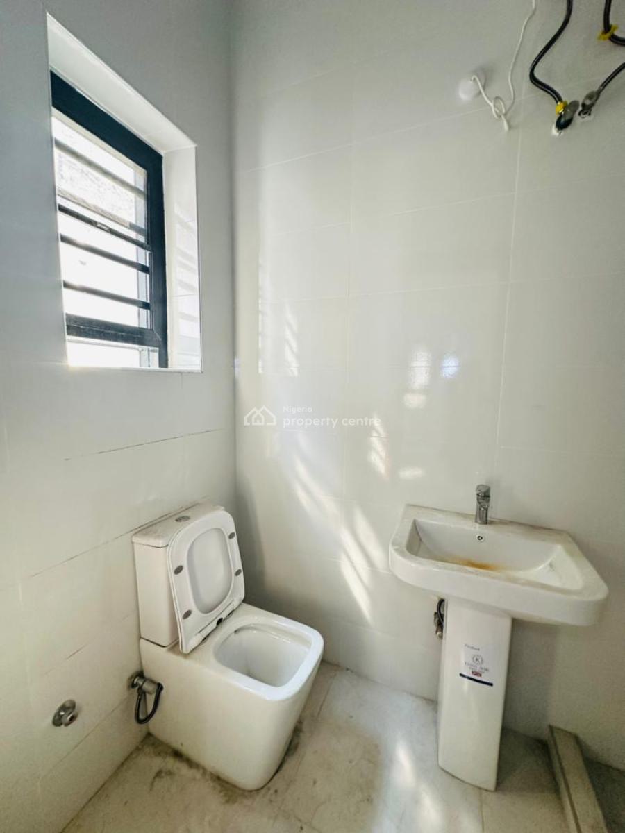 Spaciously 2bedroom Apartment with Bq in Lekki Phase 1, Lekki Phase One ,lekki ,lagos ,nigeria, Lekki Phase 1, Lekki, Lagos, Flat / Apartment for Sale