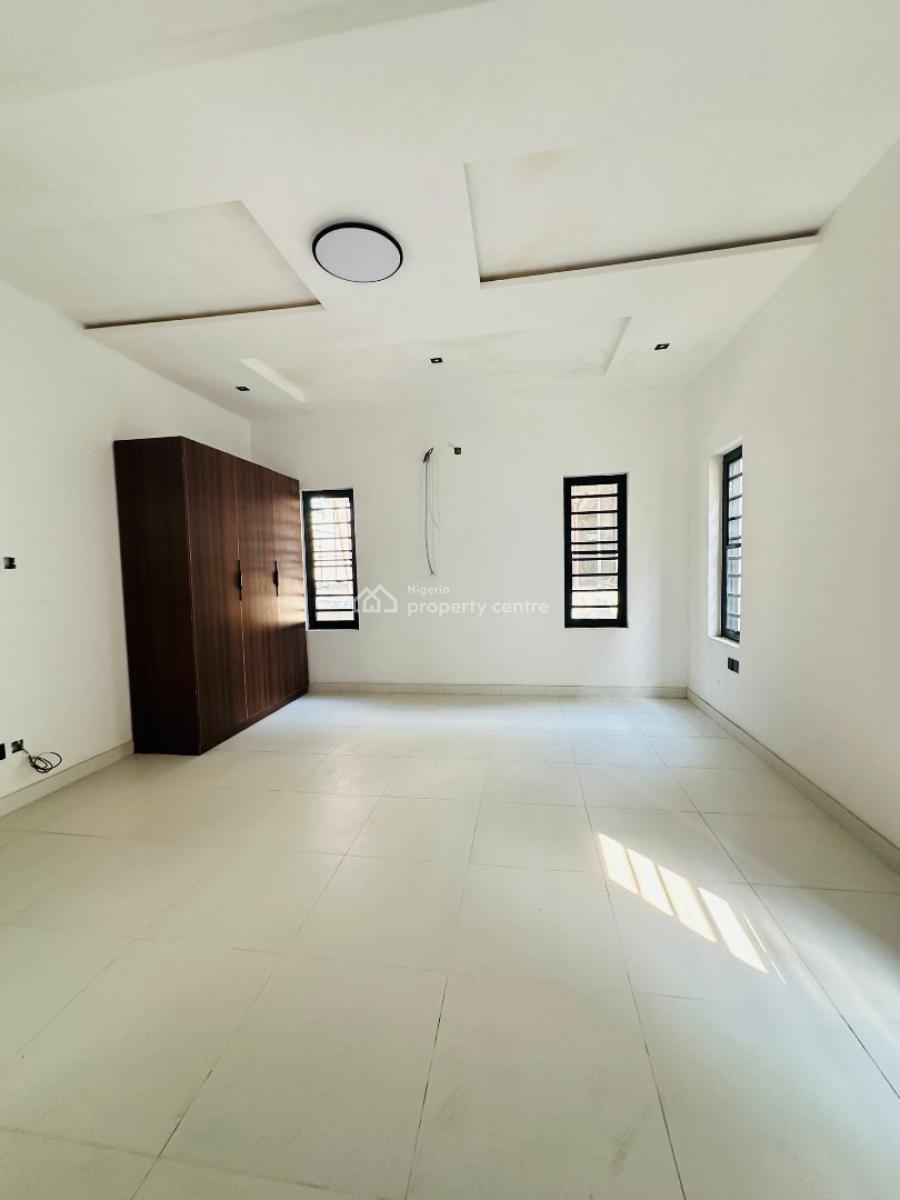 Spaciously 2bedroom Apartment with Bq in Lekki Phase 1, Lekki Phase One ,lekki ,lagos ,nigeria, Lekki Phase 1, Lekki, Lagos, Flat / Apartment for Sale