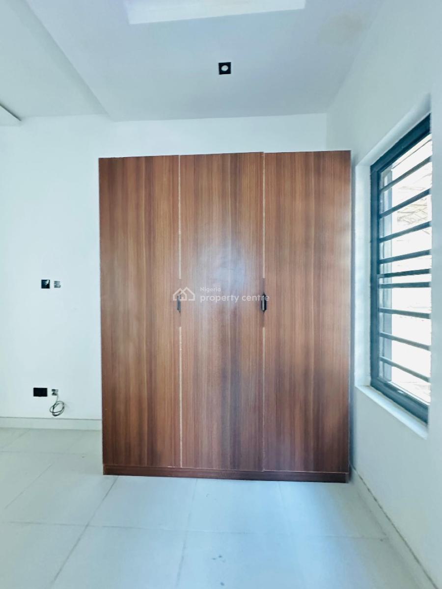 Spaciously 2bedroom Apartment with Bq in Lekki Phase 1, Lekki Phase One ,lekki ,lagos ,nigeria, Lekki Phase 1, Lekki, Lagos, Flat / Apartment for Sale