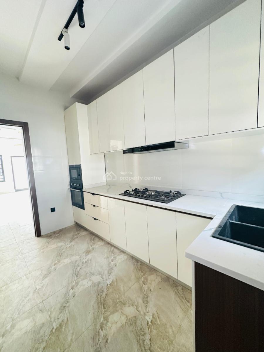 Spaciously 2bedroom Apartment with Bq in Lekki Phase 1, Lekki Phase One ,lekki ,lagos ,nigeria, Lekki Phase 1, Lekki, Lagos, Flat / Apartment for Sale