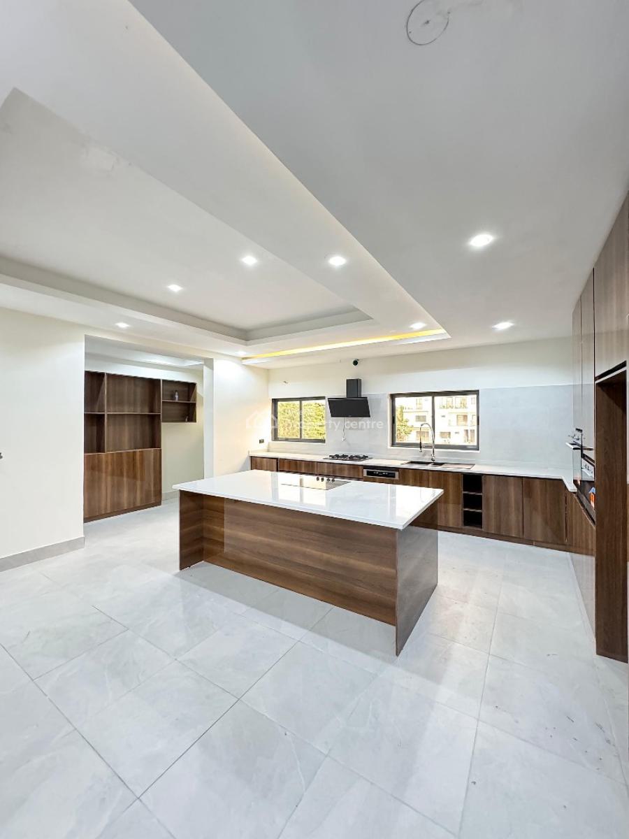 Exquisite and Ultra-luxury 5-bedroom Maisonette Penthouse Located in a, Ikoyi, Ikoyi, Lagos, Block of Flats for Sale