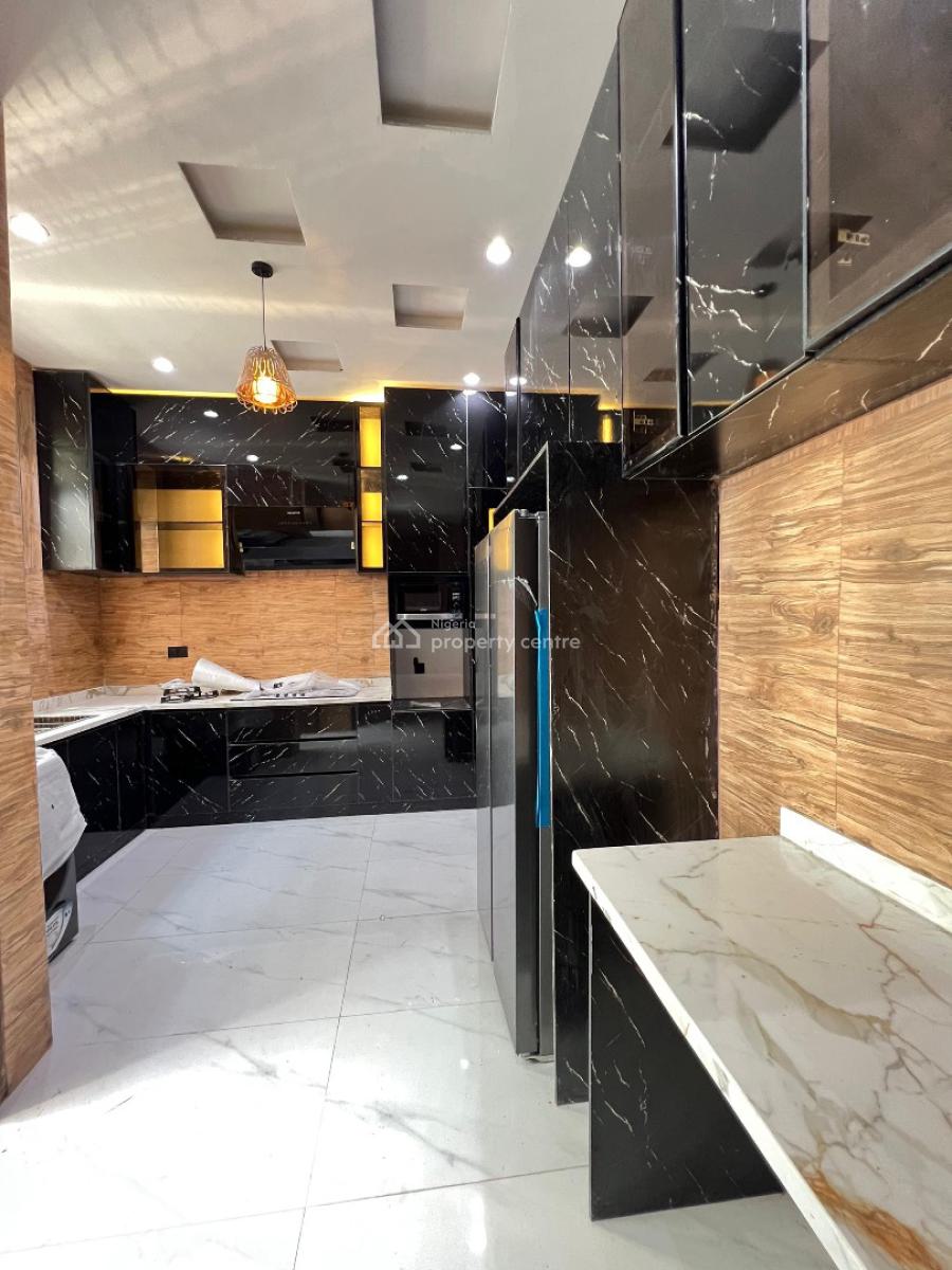 Exquisitely Finished 2 Bedroom Apartment with Elevator, Lekki Phase 1, Lekki, Lagos, Flat / Apartment for Sale