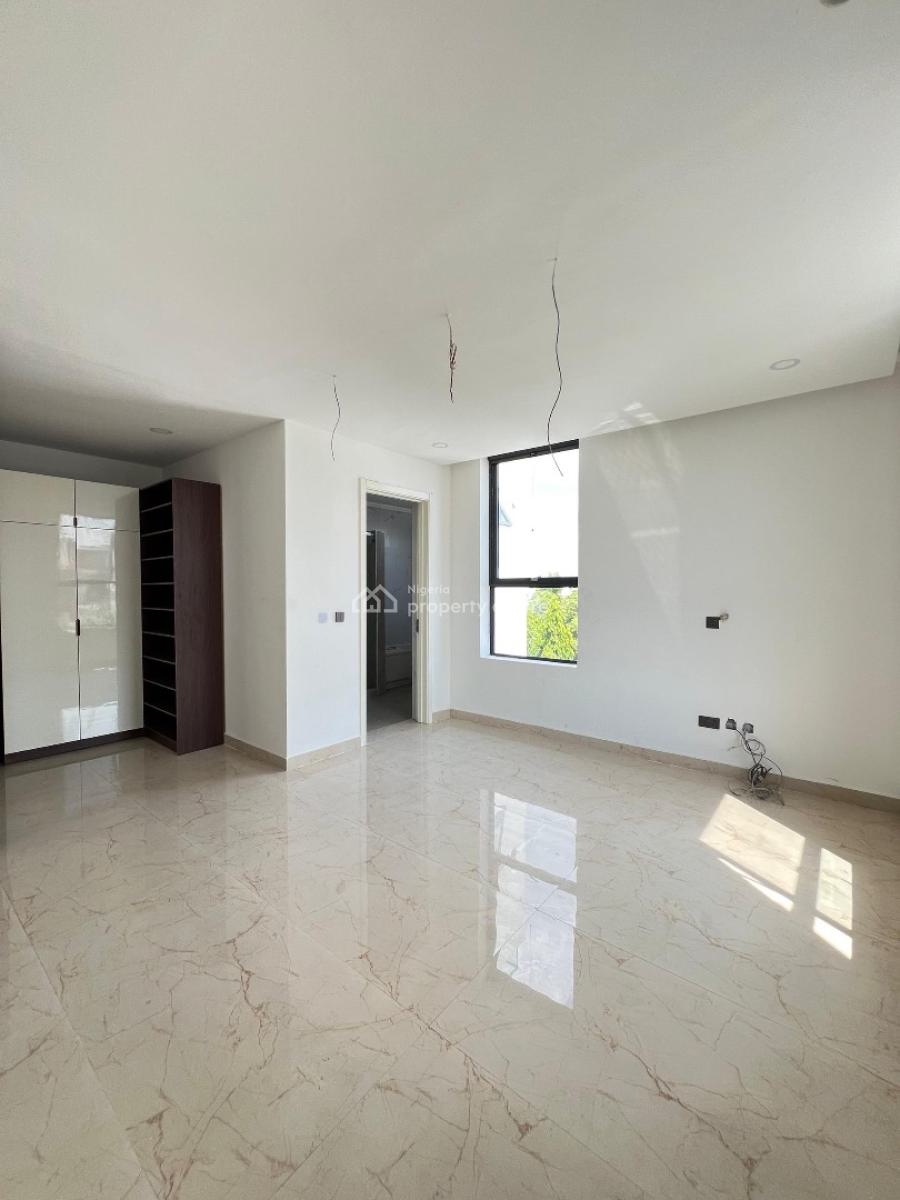 Elegantly Built 4 Bedroom Maisonette in a Serene Location in Lekki Pha, Lekki Phase 1, Lekki, Lagos, Block of Flats for Sale