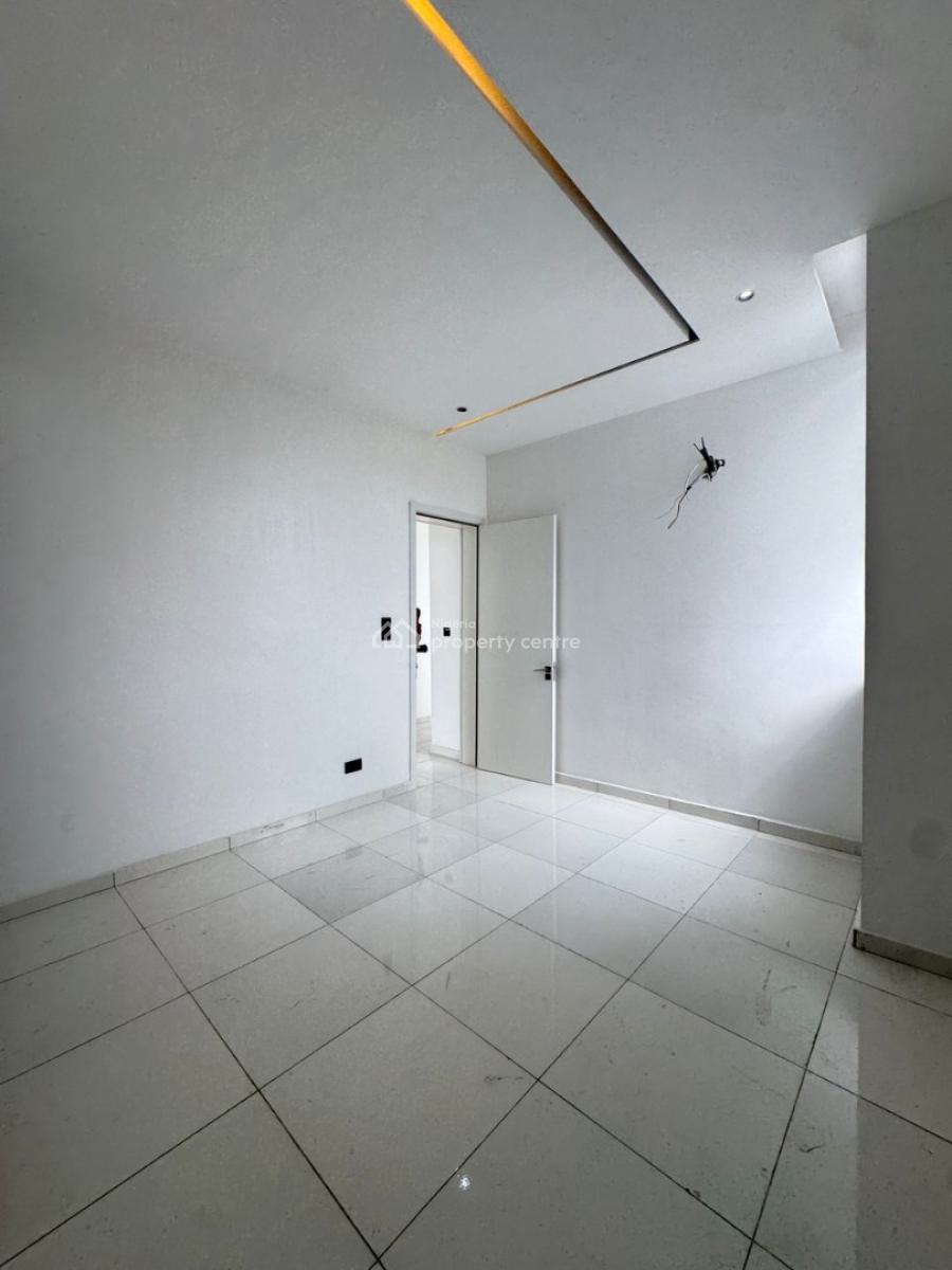 Fully Serviced 2  Bedroom Apartment with Elevator, Gym & Swimming Pool, Lekki Phase 1, Lekki, Lagos, Block of Flats for Sale