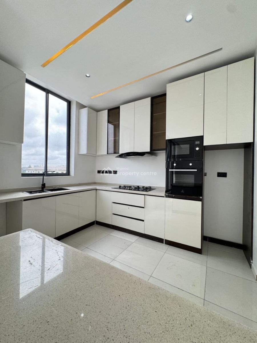 Fully Serviced 2  Bedroom Apartment with Elevator, Gym & Swimming Pool, Lekki Phase 1, Lekki, Lagos, Block of Flats for Sale