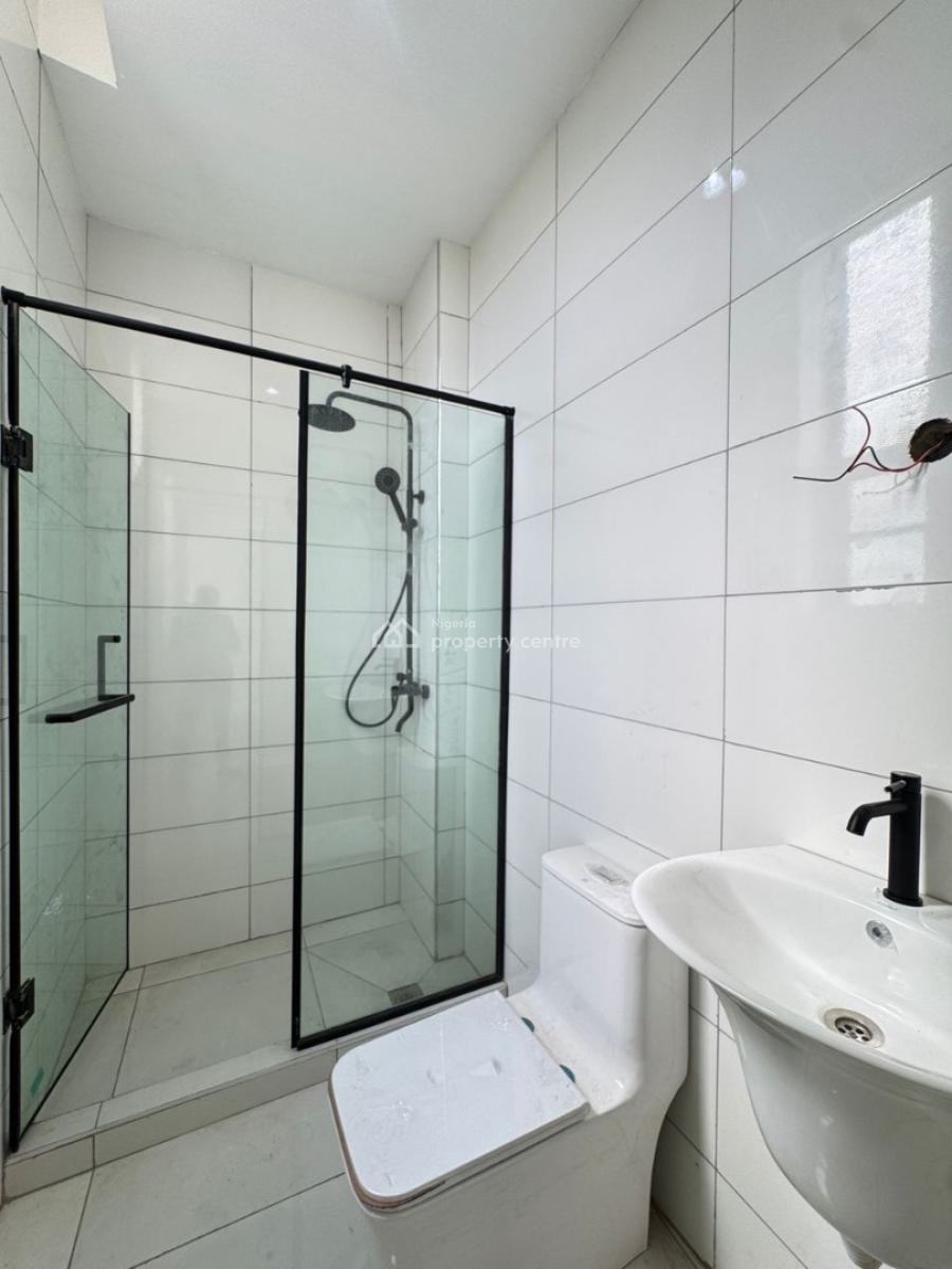 Fully Serviced 2  Bedroom Apartment with Elevator, Gym & Swimming Pool, Lekki Phase 1, Lekki, Lagos, Block of Flats for Sale