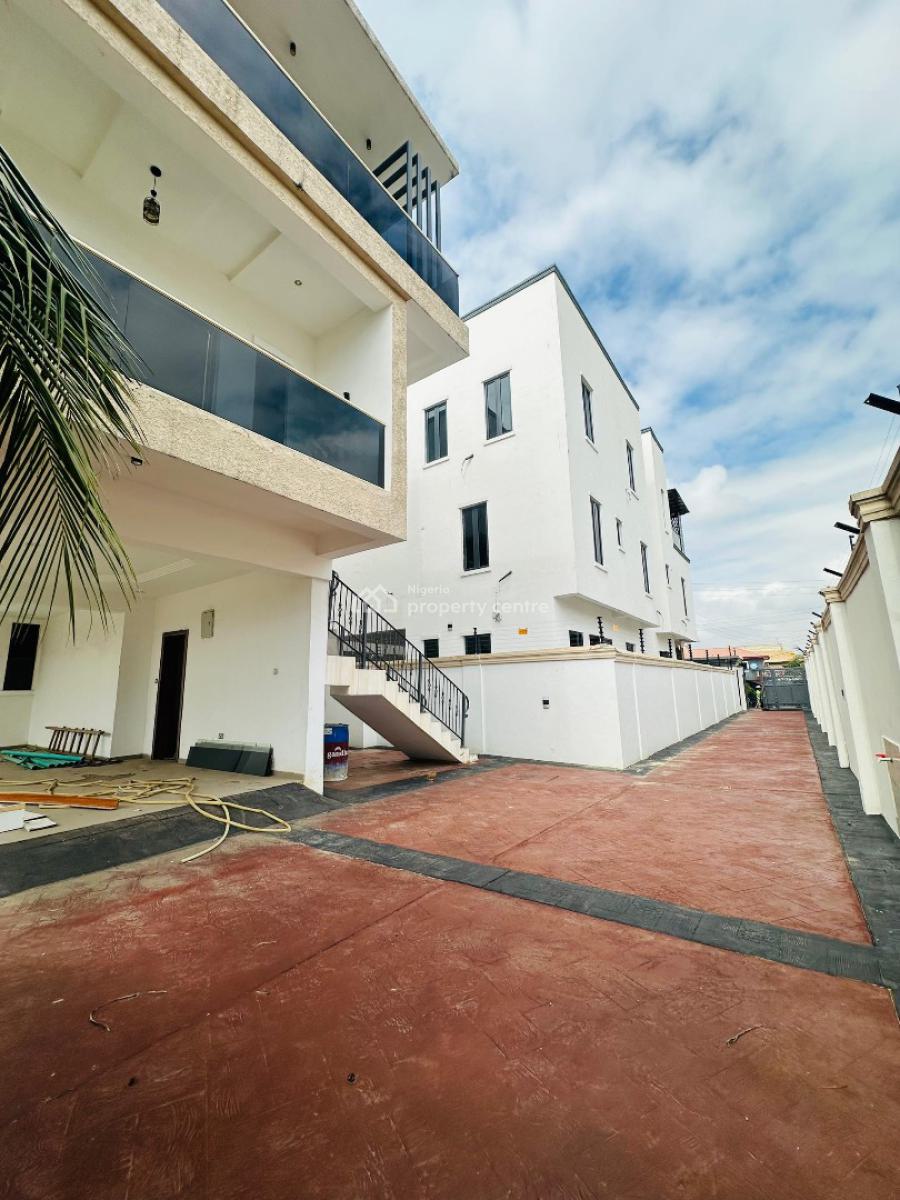 Lovely and Spacious 5 Bedroom Fully Detached Duplex with 2 Mini Flat, Gra Phase 2, Magodo, Lagos, Detached Duplex for Sale
