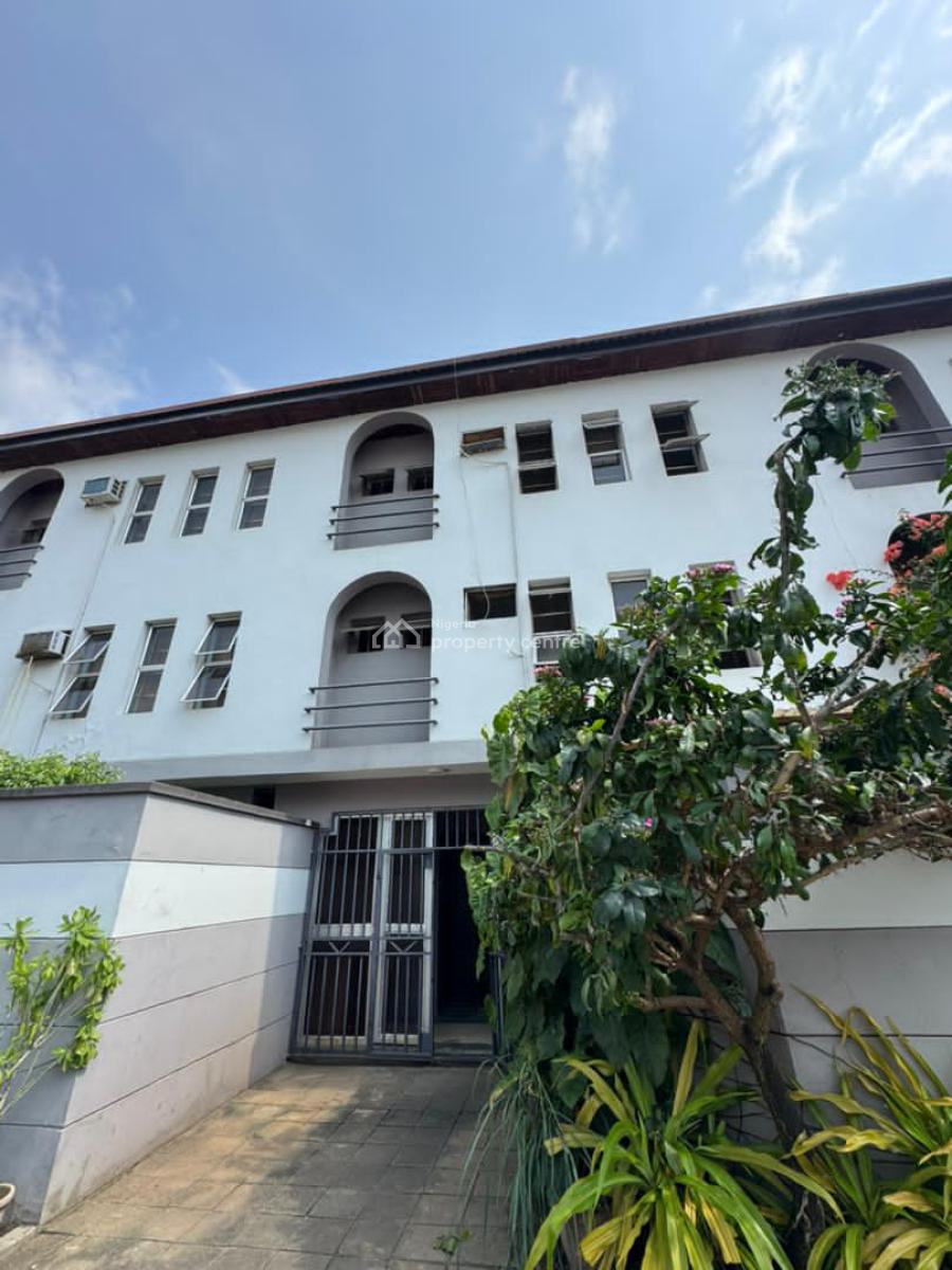 4 Bedroom Terrace with a Room Bq, Old Bodija, Ibadan, Oyo, Terraced Duplex for Rent