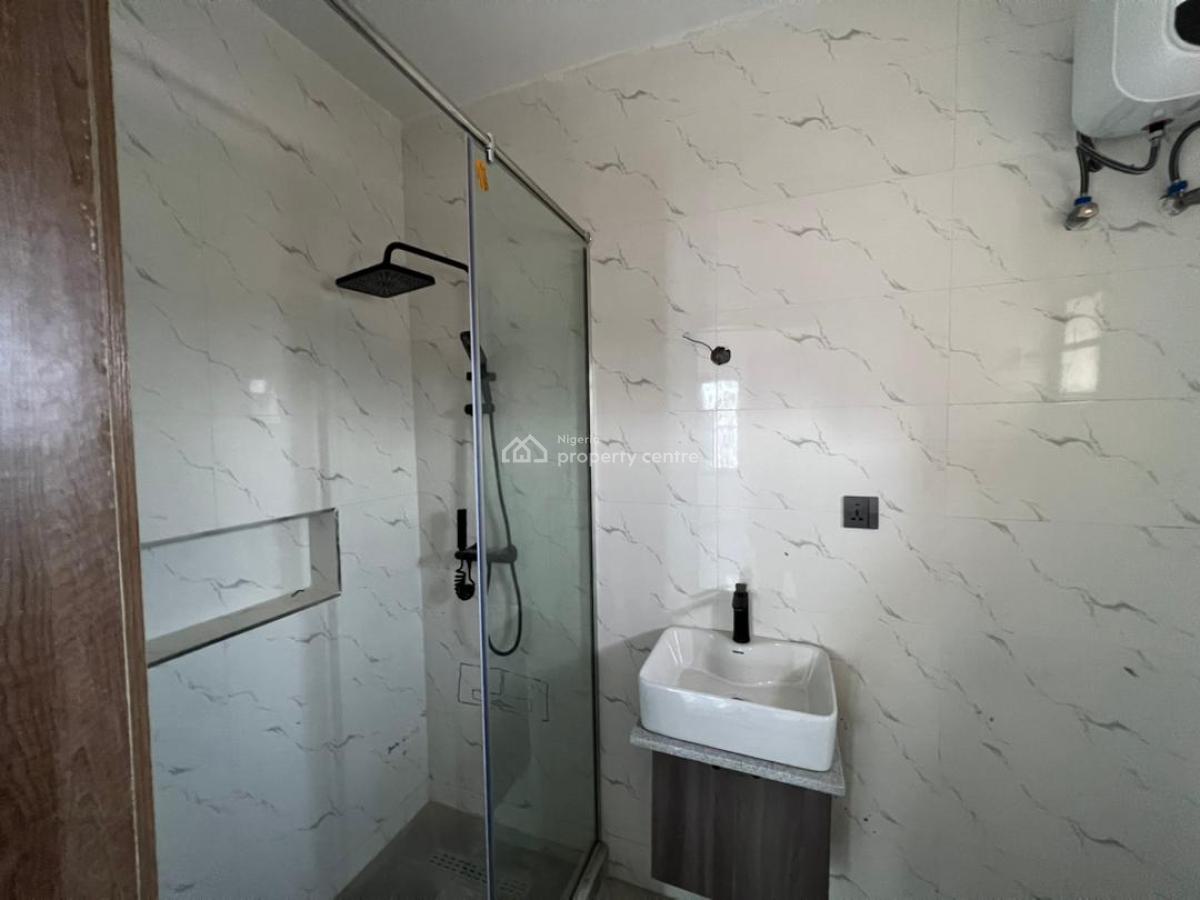 Serviced 3 Bedrooms Apartment, Illasan, Ikate, Lekki, Lagos, Flat / Apartment for Sale