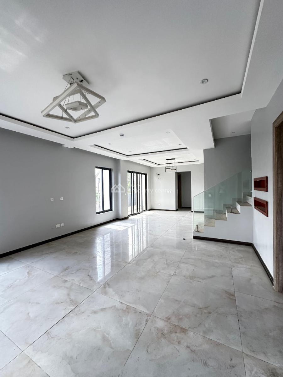 Magnificently Built 5 Bedroom Penthouse with Pool, Gym and Elevator, Penthouse with Cinema, and Staff Quarters., Lekki Phase 1, Lekki, Lagos, Flat / Apartment for Sale