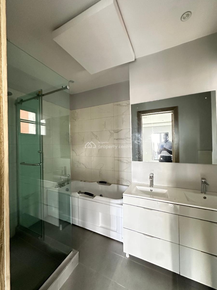 Magnificently Built 5 Bedroom Penthouse with Pool, Gym and Elevator, Penthouse with Cinema, and Staff Quarters., Lekki Phase 1, Lekki, Lagos, Flat / Apartment for Sale