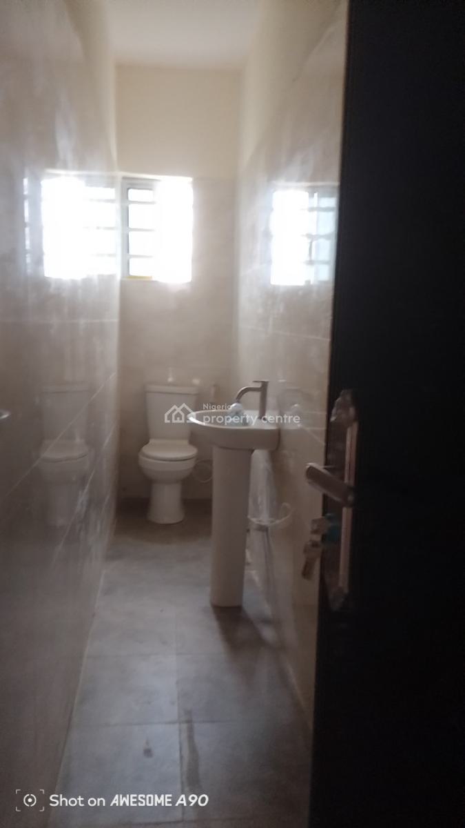 Well Maintained 2 Bedroom Apartment, Terra Annex Estate Sangotedo, Sangotedo, Ajah, Lagos, Flat / Apartment for Rent