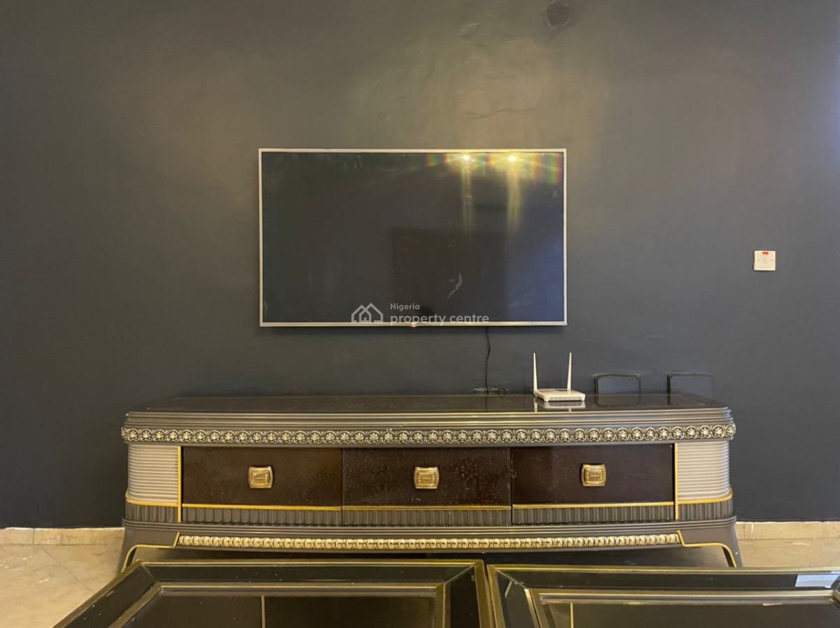 Fully Furnished 1 Bedroom in a Shared Apartment, Primewater Gardens 2 Estate, Lekki Phase 1, Lekki, Lagos, Flat / Apartment for Rent