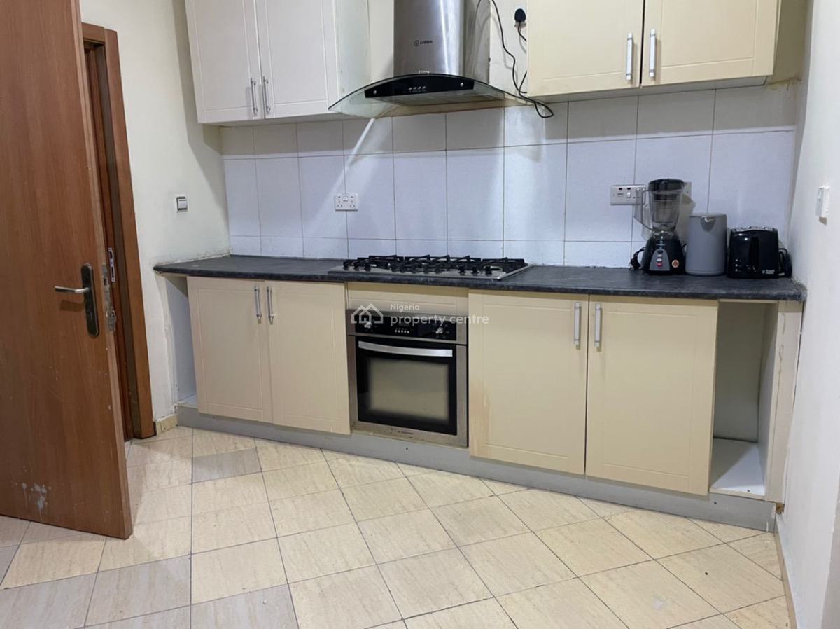 Fully Furnished 1 Bedroom in a Shared Apartment, Primewater Gardens 2 Estate, Lekki Phase 1, Lekki, Lagos, Flat / Apartment for Rent